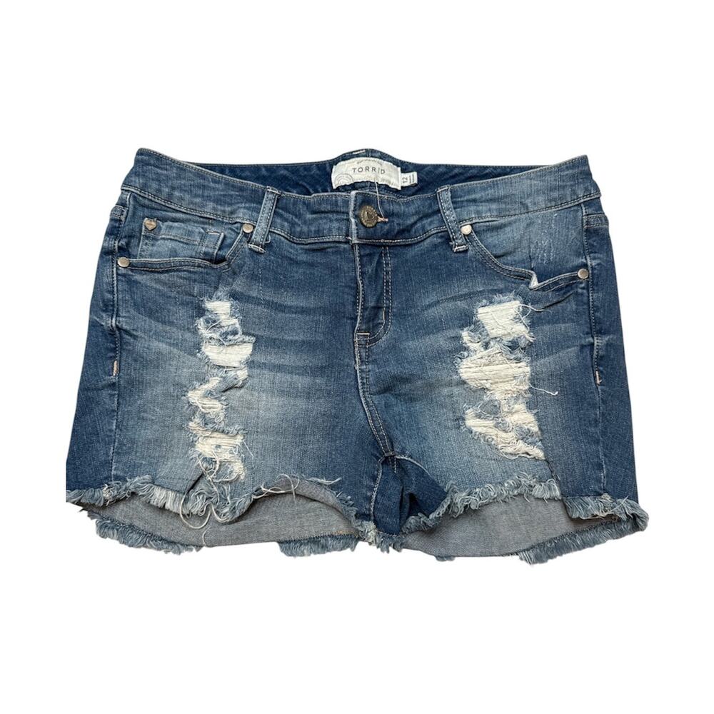 Torrid Distressed Denim Shorts Womens Mid Rise Frayed Hem Medium Wash Size 12